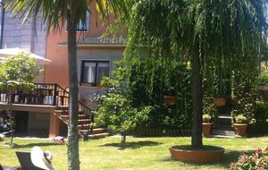 Renovated Peninsula Home Near Pristine Beaches - O Grove, Pontevedra, Spain