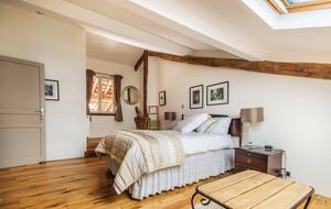 An Elegant 18th-Century Farmhouse in the Gers Countryside - Saint-Justin, France