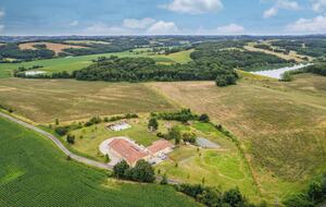 An Elegant 18th-Century Farmhouse in the Gers Countryside - Saint-Justin, France