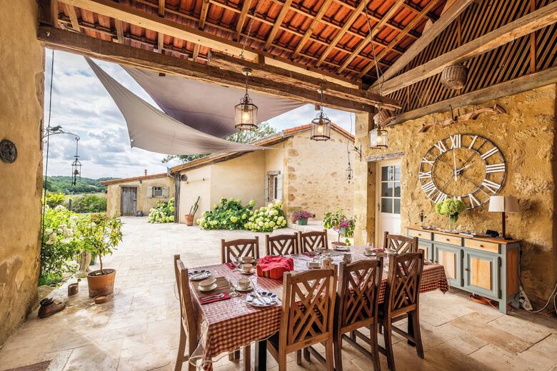 An Elegant 18th-Century Farmhouse in the Gers Countryside - Saint-Justin, France