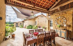 An Elegant 18th-Century Farmhouse in the Gers Countryside - Saint-Justin, France