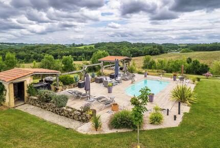 An Elegant 18th-Century Farmhouse in the Gers Countryside - Saint-Justin, France