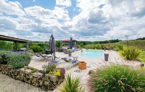An Elegant 18th-Century Farmhouse in the Gers Countryside - Saint-Justin, France