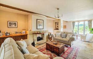 An Elegant 18th-Century Farmhouse in the Gers Countryside - Saint-Justin, France