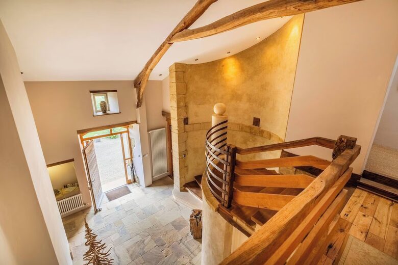 An Elegant 18th-Century Farmhouse in the Gers Countryside - Saint-Justin, France