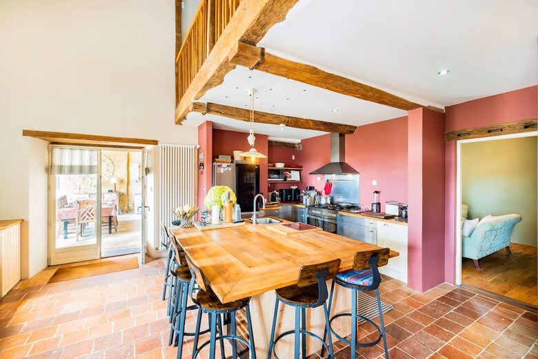 An Elegant 18th-Century Farmhouse in the Gers Countryside - Saint-Justin, France