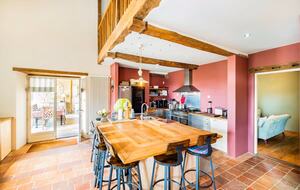 An Elegant 18th-Century Farmhouse in the Gers Countryside - Saint-Justin, France