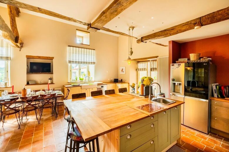 An Elegant 18th-Century Farmhouse in the Gers Countryside - Saint-Justin, France