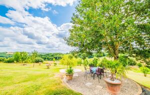 An Elegant 18th-Century Farmhouse in the Gers Countryside - Saint-Justin, France