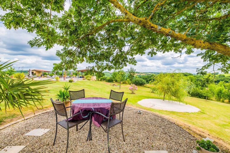 An Elegant 18th-Century Farmhouse in the Gers Countryside - Saint-Justin, France