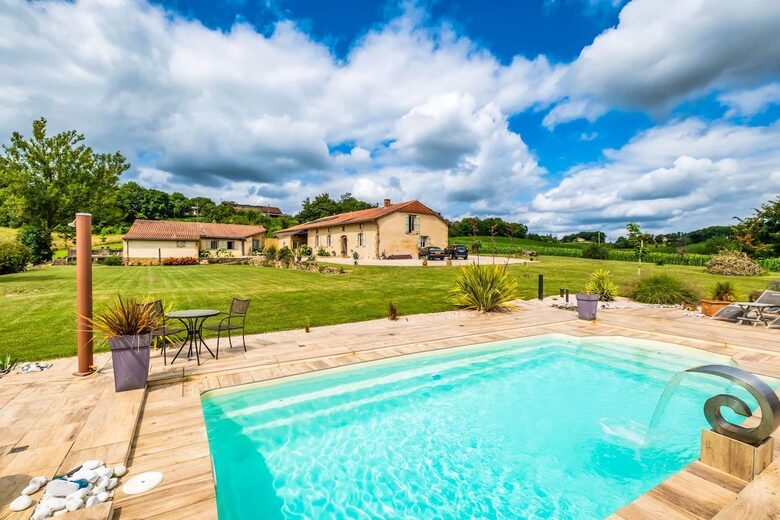 An Elegant 18th-Century Farmhouse in the Gers Countryside - Saint-Justin, France