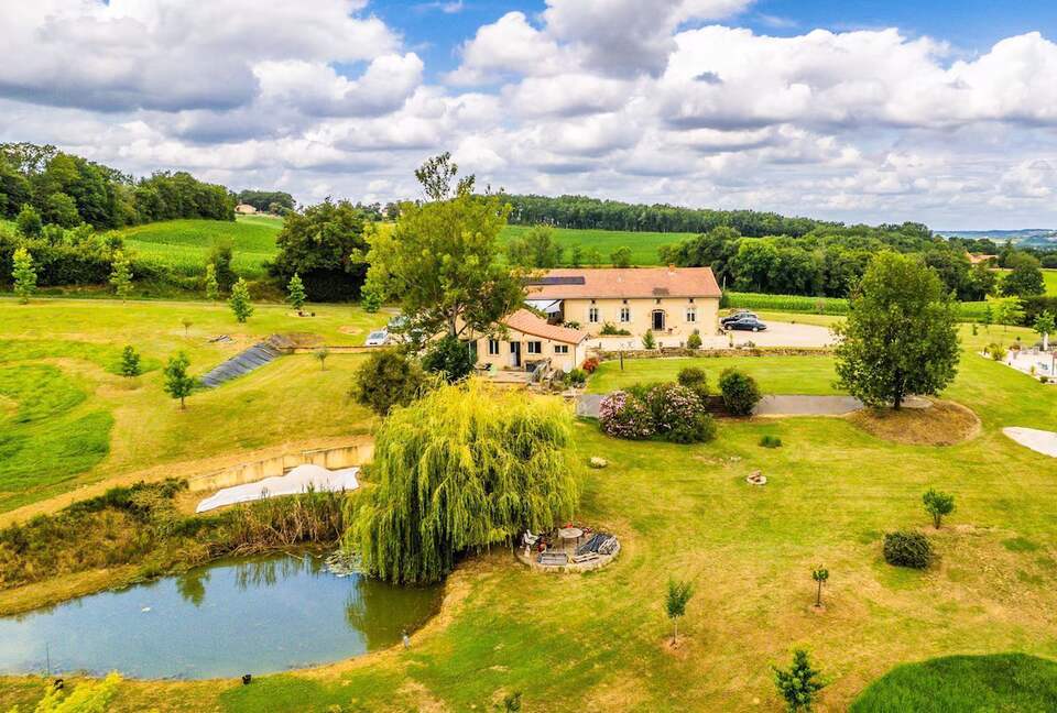 An Elegant 18th-Century Farmhouse in the Gers Countryside - Saint-Justin, France