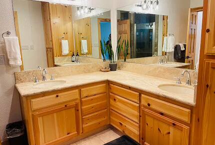 Rustic-Modern Sierra Escape on Half Acre - Arnold, California