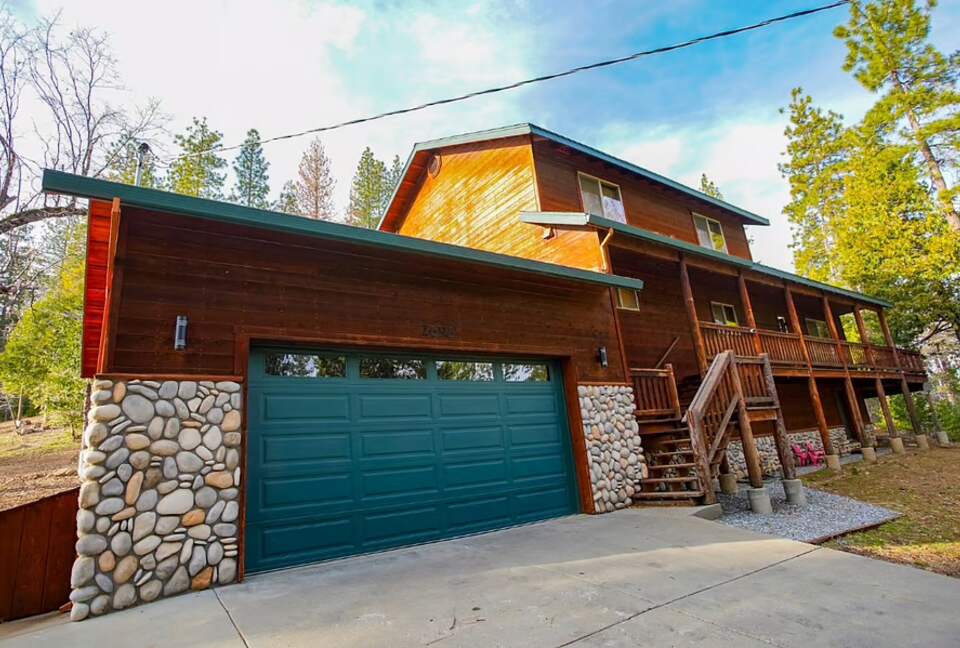 Rustic-Modern Sierra Escape on Half Acre - Arnold, California