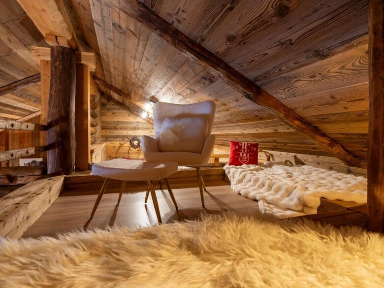 Exquisite Mountain Chalet with Breathtaking Valley Vistas - Antagnod, Champoluc, Italy