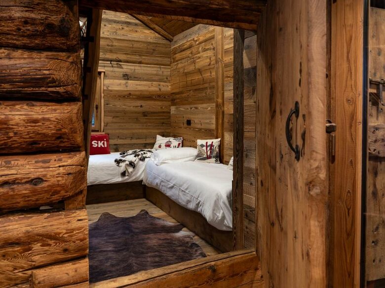 Exquisite Mountain Chalet with Breathtaking Valley Vistas - Antagnod, Champoluc, Italy