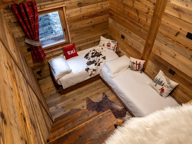 Exquisite Mountain Chalet with Breathtaking Valley Vistas - Antagnod, Champoluc, Italy