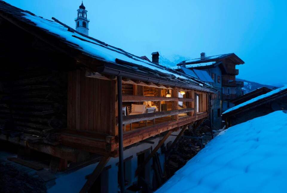 Exquisite Mountain Chalet with Breathtaking Valley Vistas - Antagnod, Champoluc, Italy