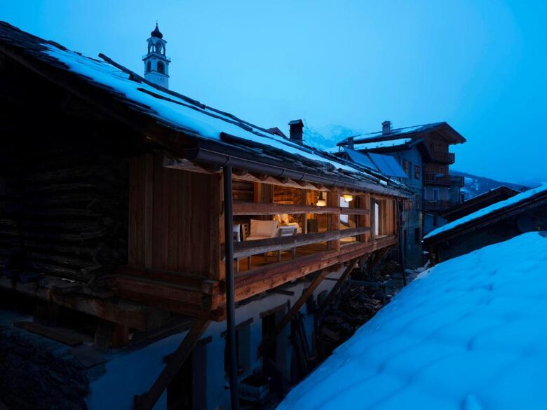Exquisite Mountain Chalet with Breathtaking Valley Vistas - Antagnod, Champoluc, Italy