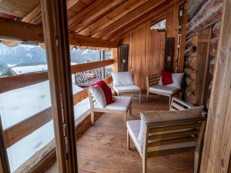 Exquisite Mountain Chalet with Breathtaking Valley Vistas - Antagnod, Champoluc, Italy