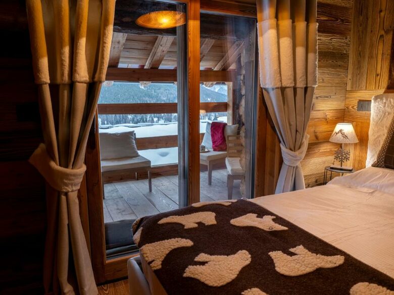 Exquisite Mountain Chalet with Breathtaking Valley Vistas - Antagnod, Champoluc, Italy