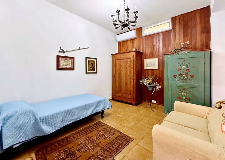 Coastal Villa with Independent Guest Studio - Palermo, Italy