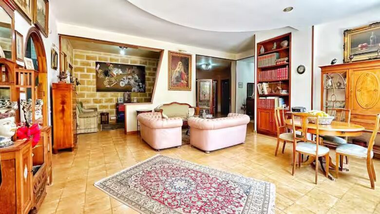 Coastal Villa with Independent Guest Studio - Palermo, Italy