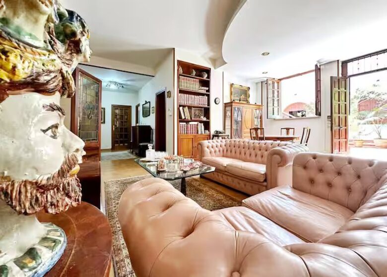 Coastal Villa with Independent Guest Studio - Palermo, Italy