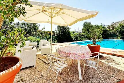 Coastal Villa with Independent Guest Studio - Palermo, Italy