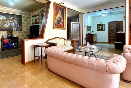 Coastal Villa with Independent Guest Studio - Palermo, Italy