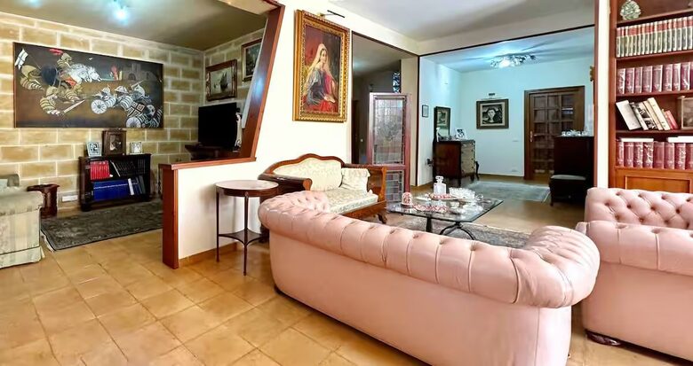 Coastal Villa with Independent Guest Studio - Palermo, Italy