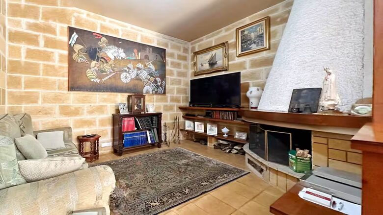 Coastal Villa with Independent Guest Studio - Palermo, Italy