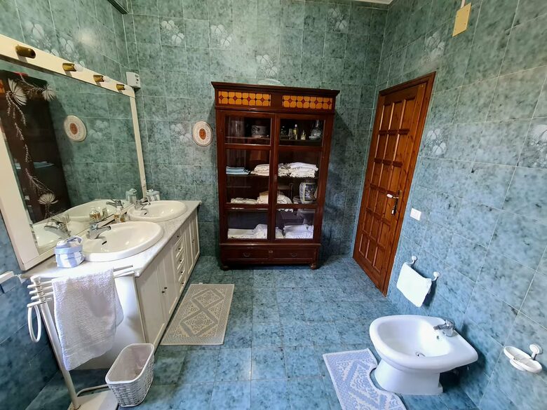 Coastal Villa with Independent Guest Studio - Palermo, Italy