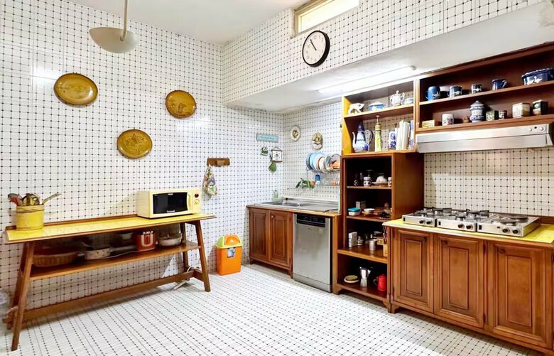 Coastal Villa with Independent Guest Studio - Palermo, Italy