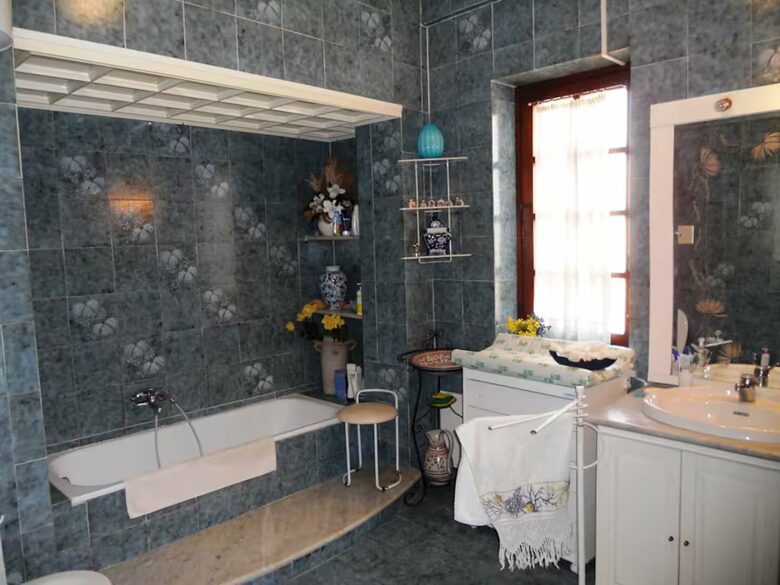 Coastal Villa with Independent Guest Studio - Palermo, Italy