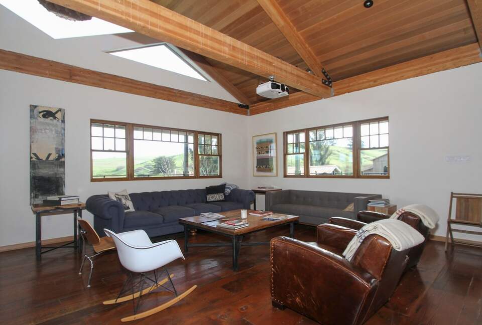 Sonoma County Farm Estate with Artisan Creamery - Petaluma, California