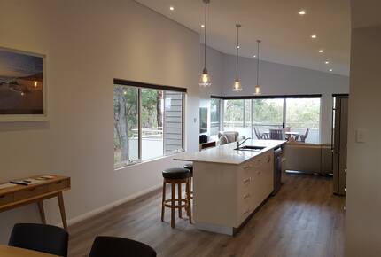 Bush & Ocean View Villa in Dunsborough - Dunsborough, Australia