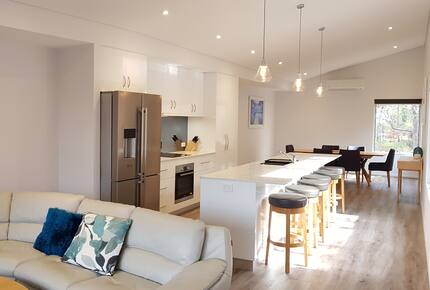 Bush & Ocean View Villa in Dunsborough - Dunsborough, Australia