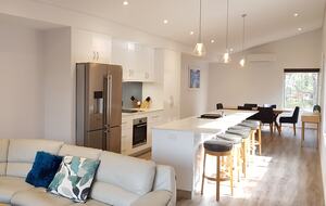 Bush & Ocean View Villa in Dunsborough - Dunsborough, Australia