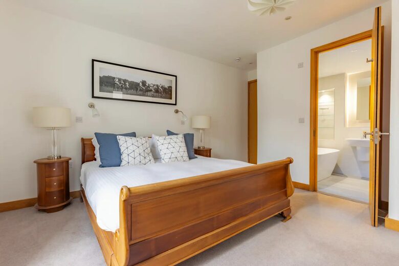 A Sophisticated Chapel in Padstow's Old Town - Padstow, United Kingdom