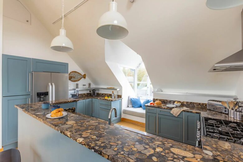 A Sophisticated Chapel in Padstow's Old Town - Padstow, United Kingdom