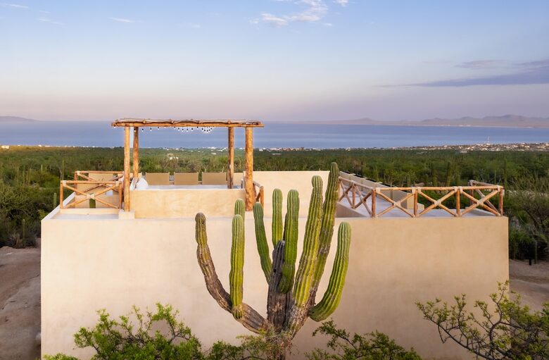 Solar-Powered Desert Retreat with Rooftop Views near La Ventana - El Sargento, Mexico
