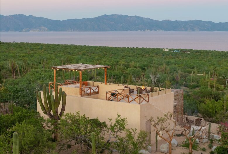 Solar-Powered Desert Retreat with Rooftop Views near La Ventana - El Sargento, Mexico