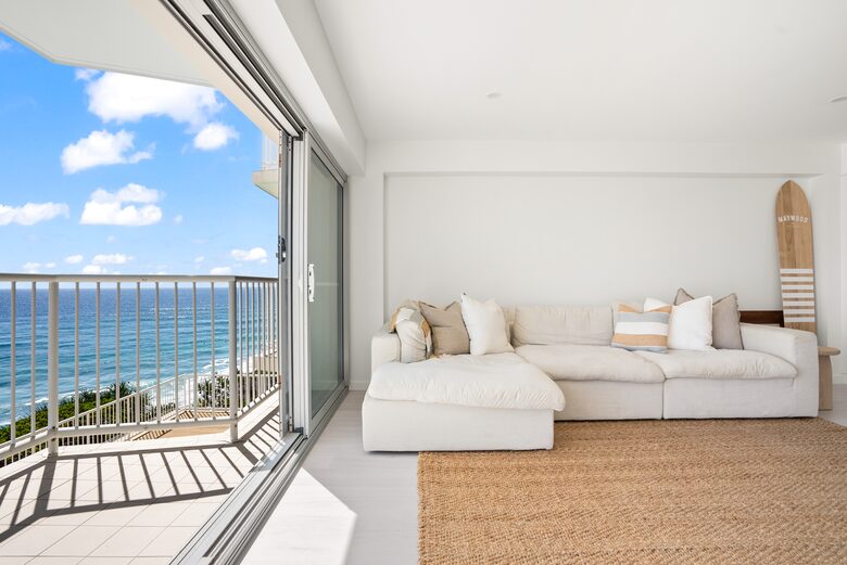 Pacific Ocean Views Beside Burleigh Head National Park - Gold Coast, Australia