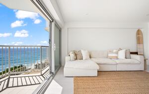 Pacific Ocean Views Beside Burleigh Head National Park - Gold Coast, Australia