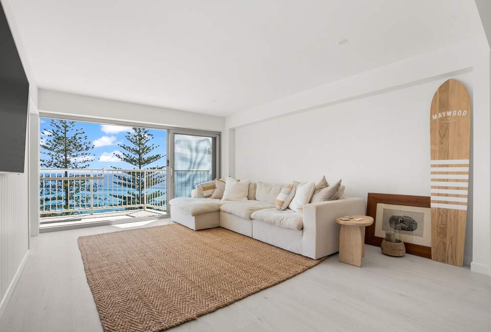 Pacific Ocean Views Beside Burleigh Head National Park - Gold Coast, Australia