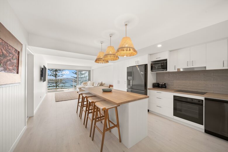 Pacific Ocean Views Beside Burleigh Head National Park - Gold Coast, Australia