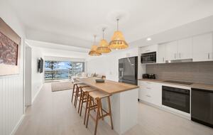 Pacific Ocean Views Beside Burleigh Head National Park - Gold Coast, Australia