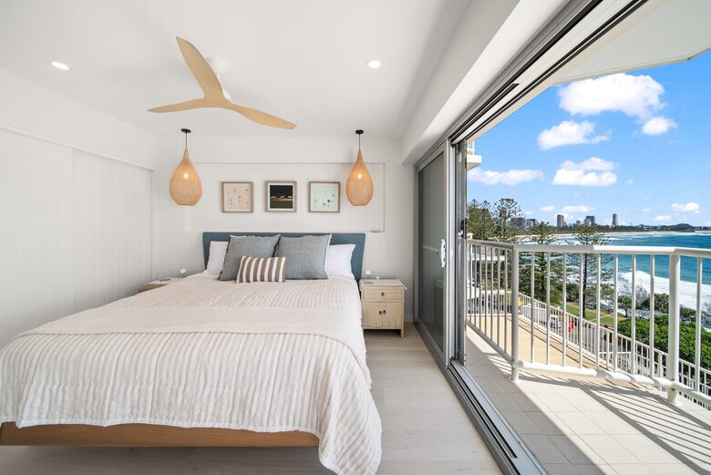 Pacific Ocean Views Beside Burleigh Head National Park - Gold Coast, Australia