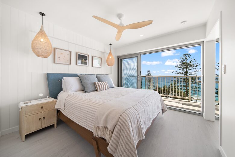 Pacific Ocean Views Beside Burleigh Head National Park - Gold Coast, Australia